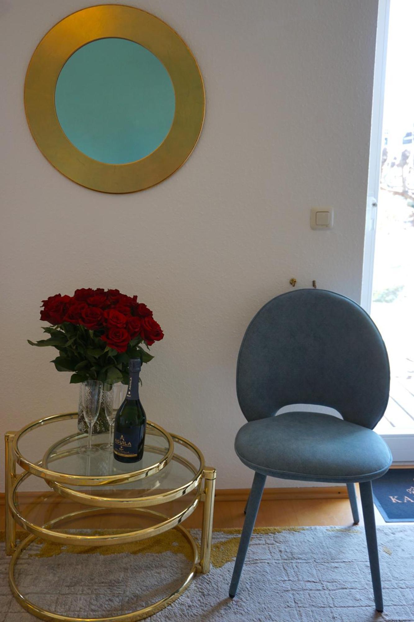 Kaiserperle Mit Balkon Direkt Am Apartment Lubeck